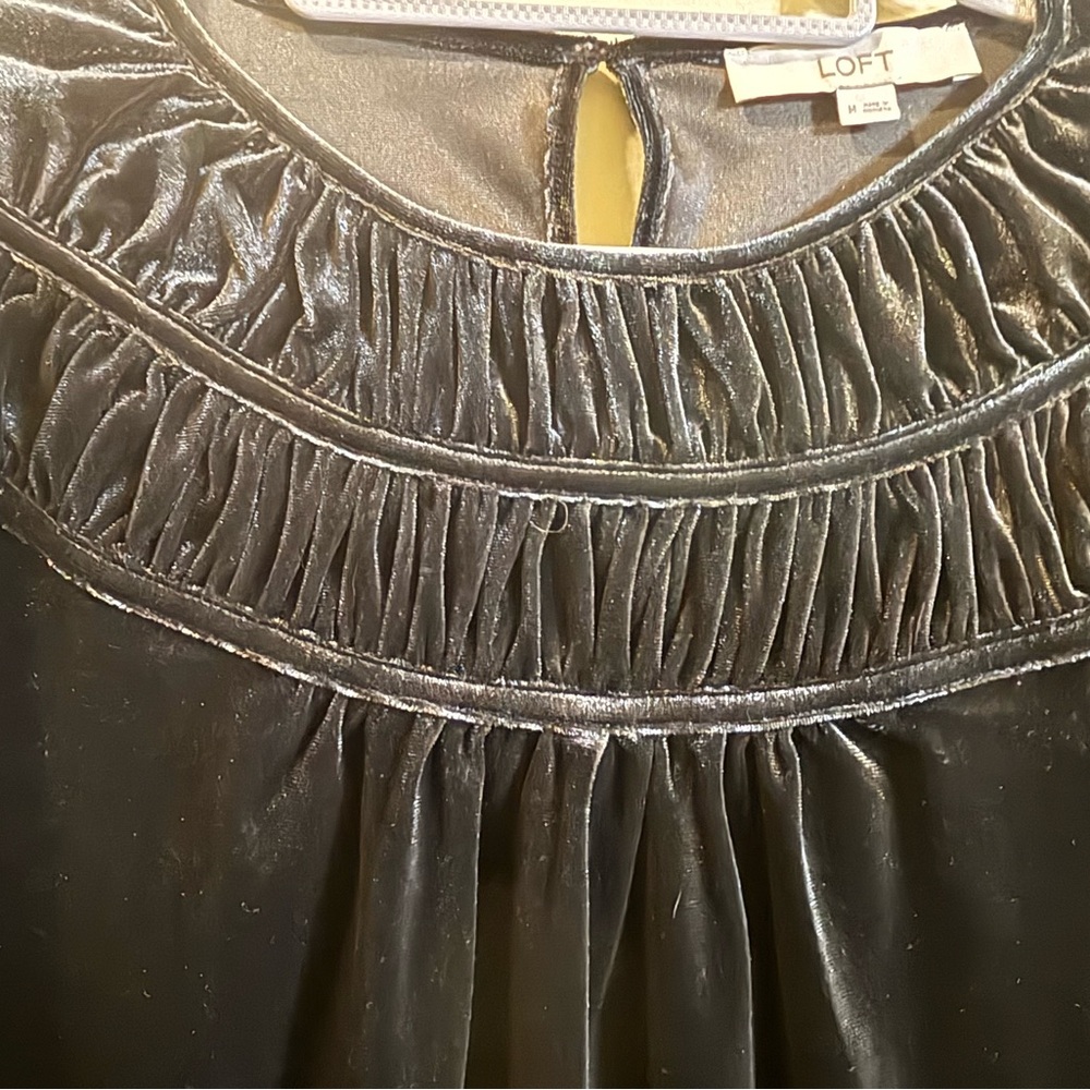 LOFT Ruched Velvet Top - Picture 5 of 8